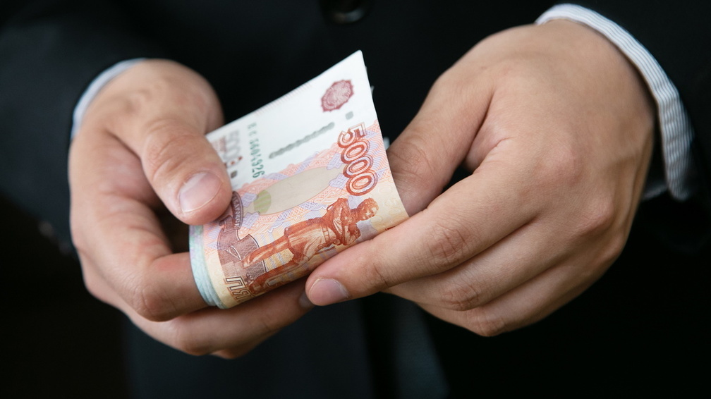 Новоорчанин заплатит 150 000 рублей штрафа за взятку полицейскому