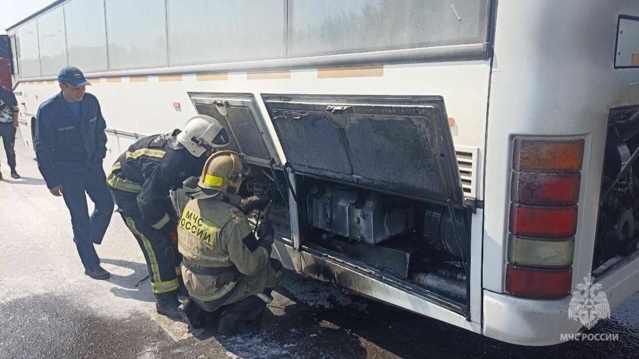 Пожар возник в моторе автобуса
