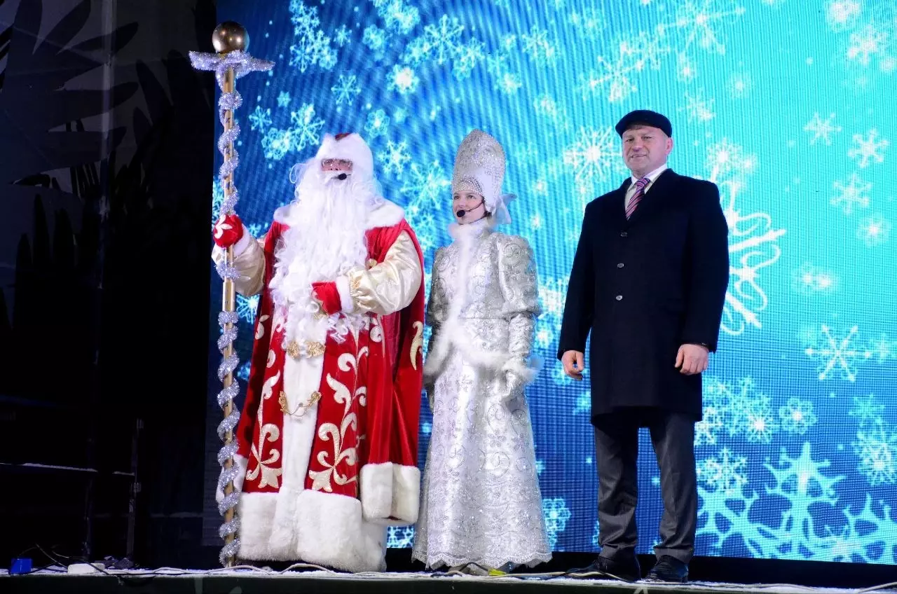 Открытие главной новогодней елки в Оренбурге.